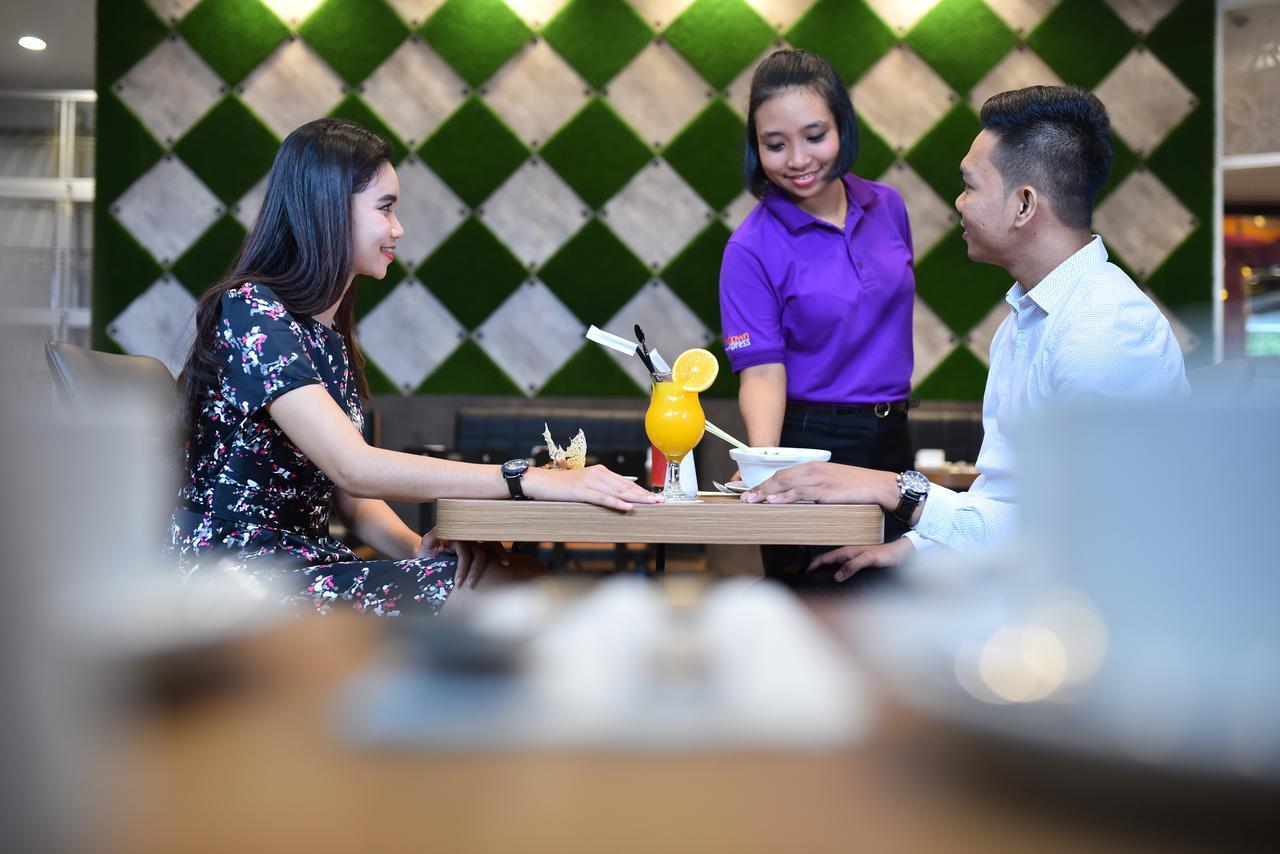 Hotel Midtown Xpress Balikpapan Esterno foto